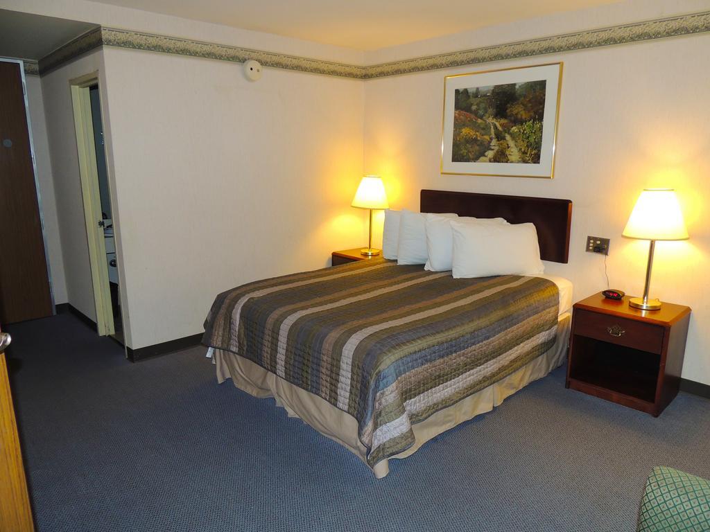 Budget Host Inn & Suites Fertility Pokoj fotografie